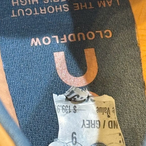 On Cloud Running womens Orange Athletic Shoes - Picture 6 of 9